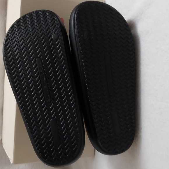 J Slides Beach Slides - Picture 4 of 10